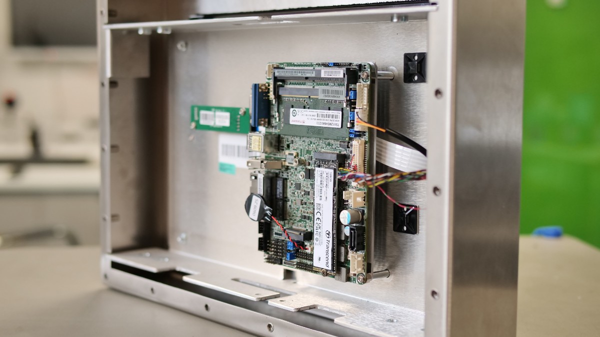 Custom Touchscreen HMI and Panel PCs